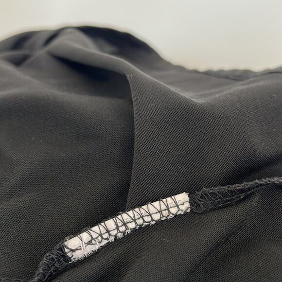 DG Initials Collection Men’s Logo Short Sleeve V-neck T-Shirt Black Size L - Picture 7 of 9